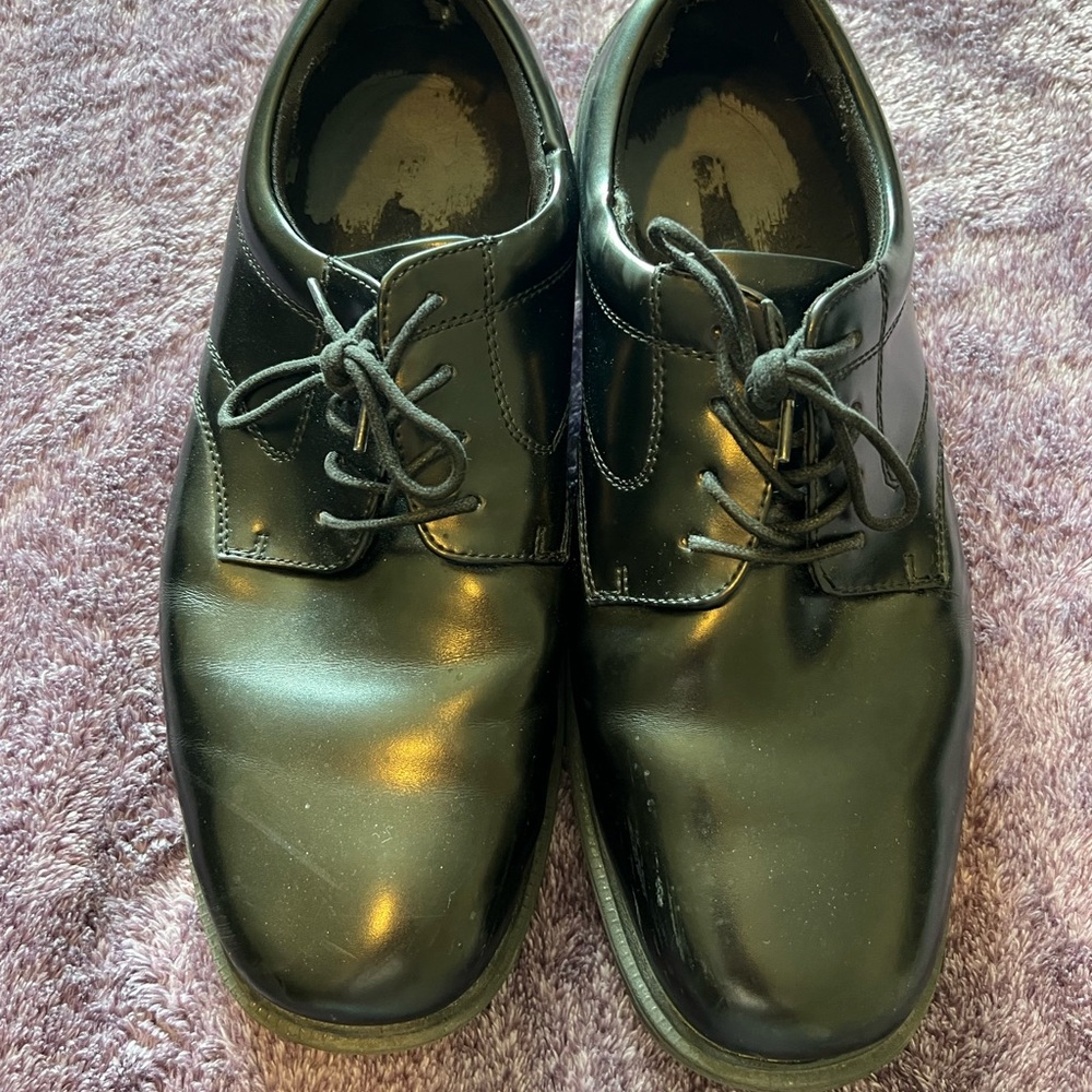 Black Men’s dress shoes. Size 11W.